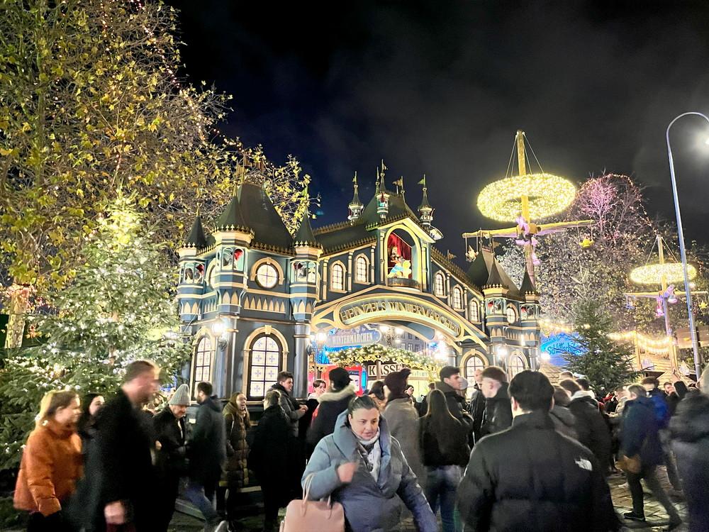 画像：ケルン旧市街（Heumarkt）のクリスマスマーケット入り口