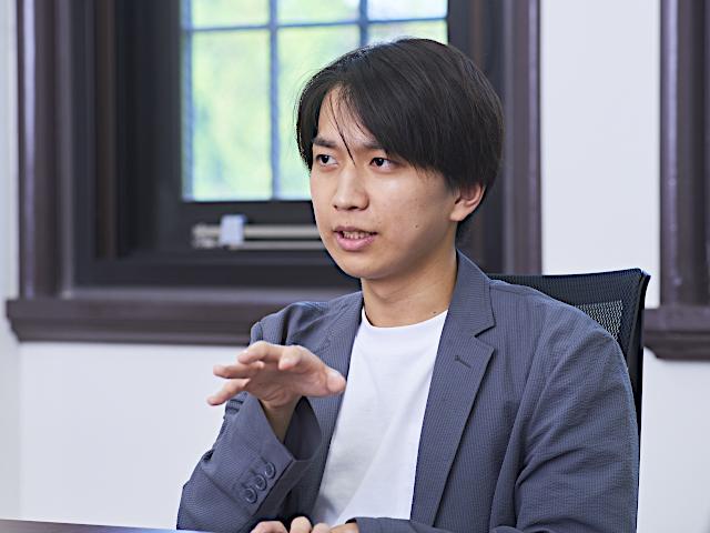 インタビュー中の様子02