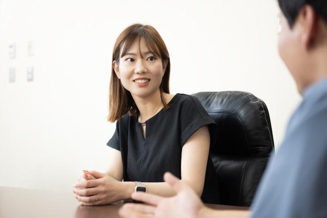 画像：インタビューの様子02